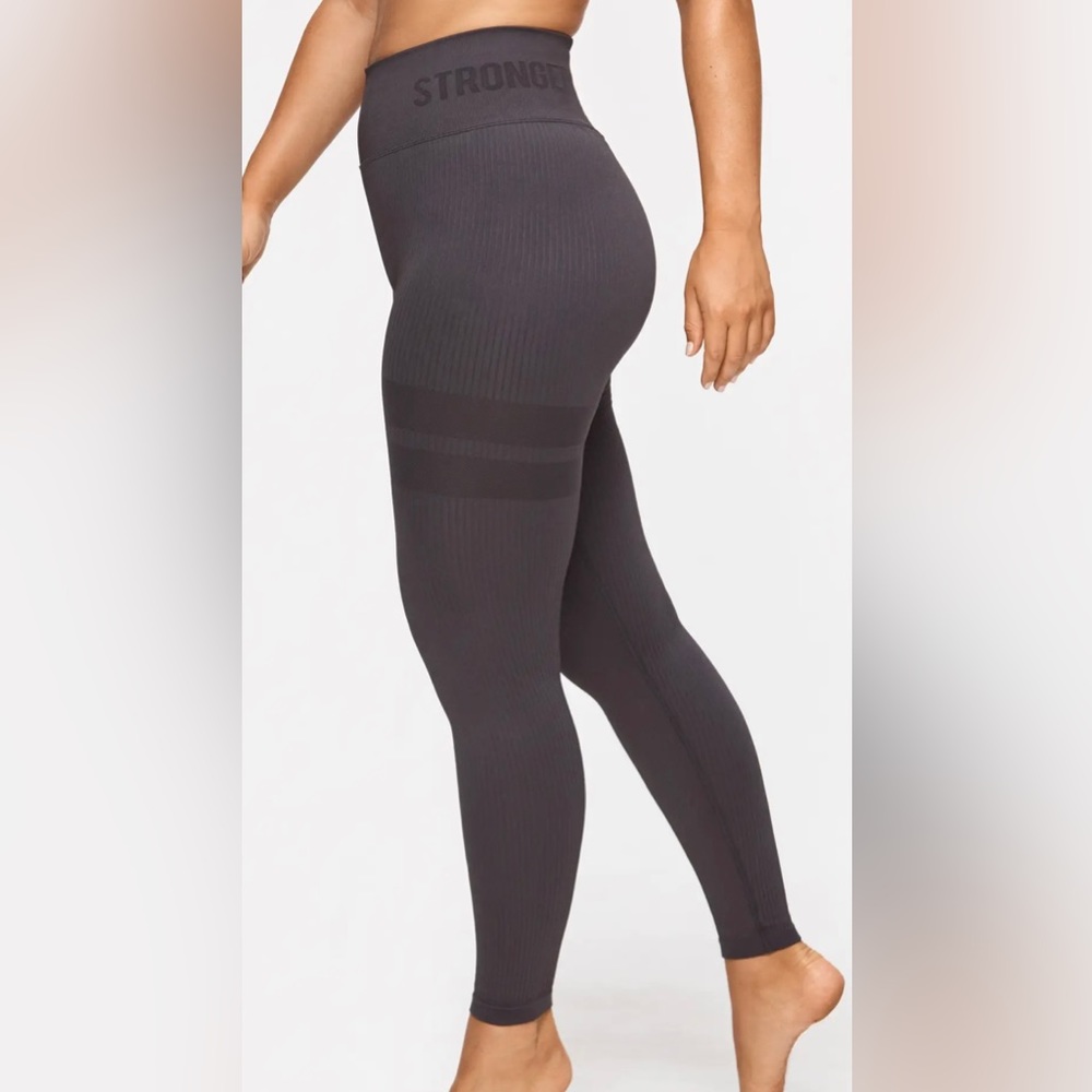 Stronger High-Waist Ribbed Leggings - Charcoal